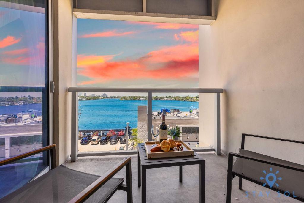 Bay View - Rooftop Pool - Hollywood Beach Broad -walk, Hollywood