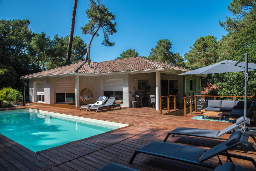 Connemara, Superbe Villa avec piscine, au cœur de la forêt, accès à la plage en vélo - 2