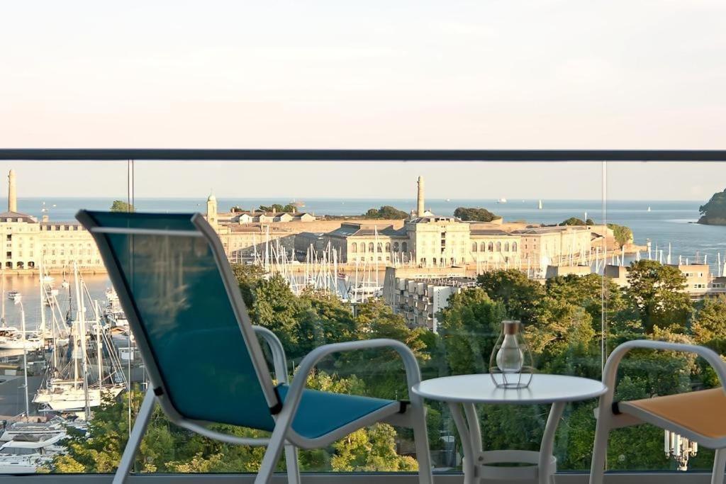 2 Bed - Leeward House by Pureserviced, Plymouth