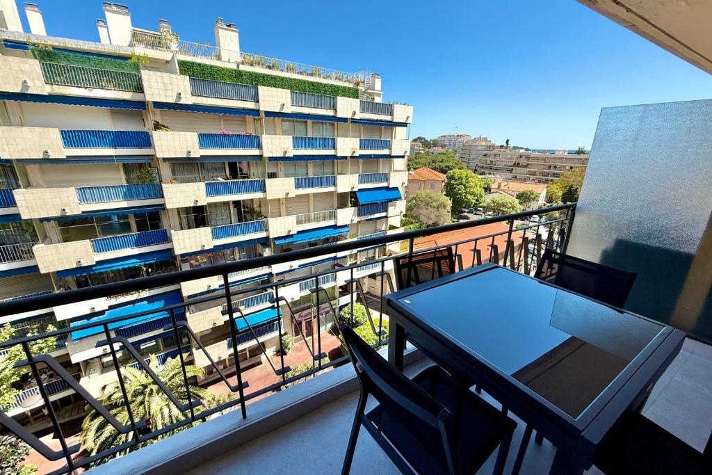 Juan les Pins - Apartment for 2 people - Wifi & Parking - 2