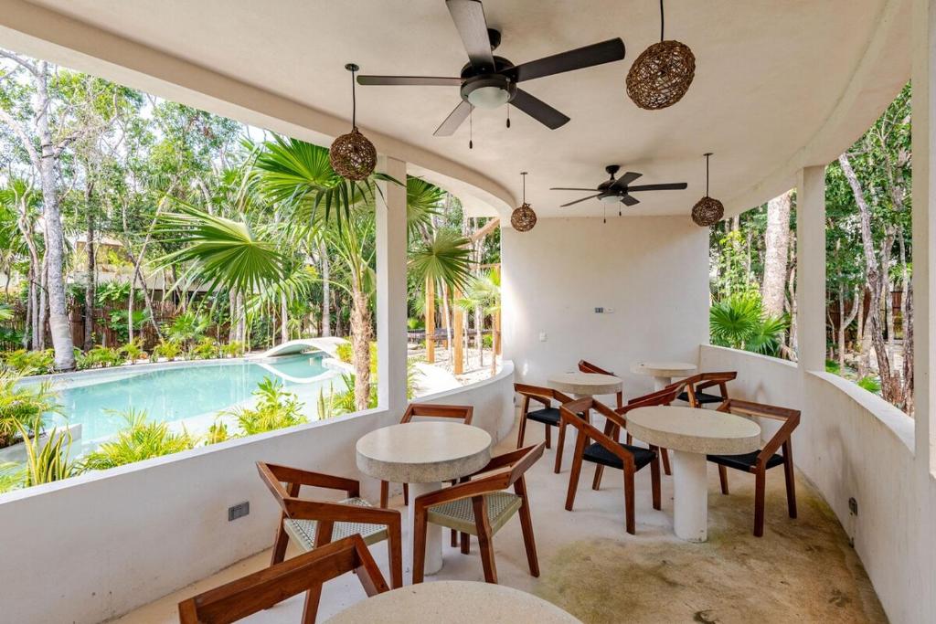 Villa w private pool ideal for families y friends - 4