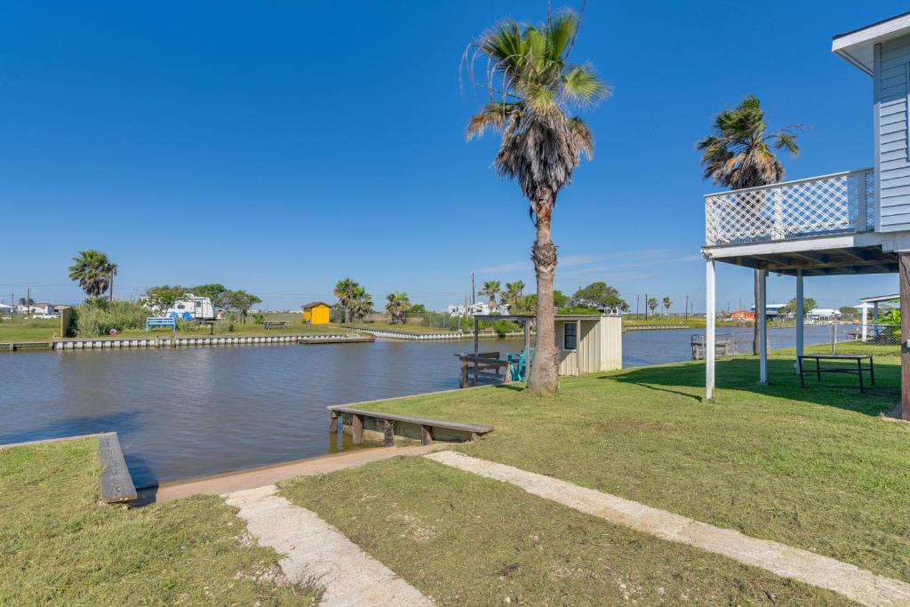 Waterfront Texas Abode with Boat Ramp, Pets Welcome, Sargent