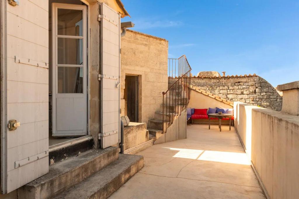 Private Mansion, completely renovated with swimming pool, in historical center - 2
