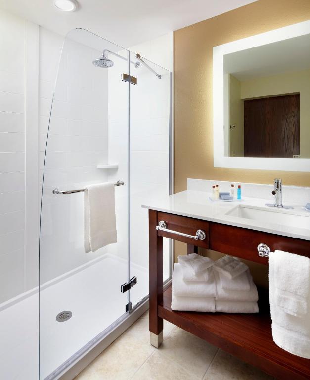 Hawthorn Suites by Wyndham St Clairsville photo