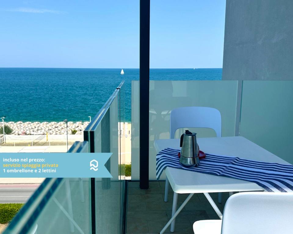 M413 - Marcelli, quadrilocale fronte mare con vista e spiaggia privata - 3