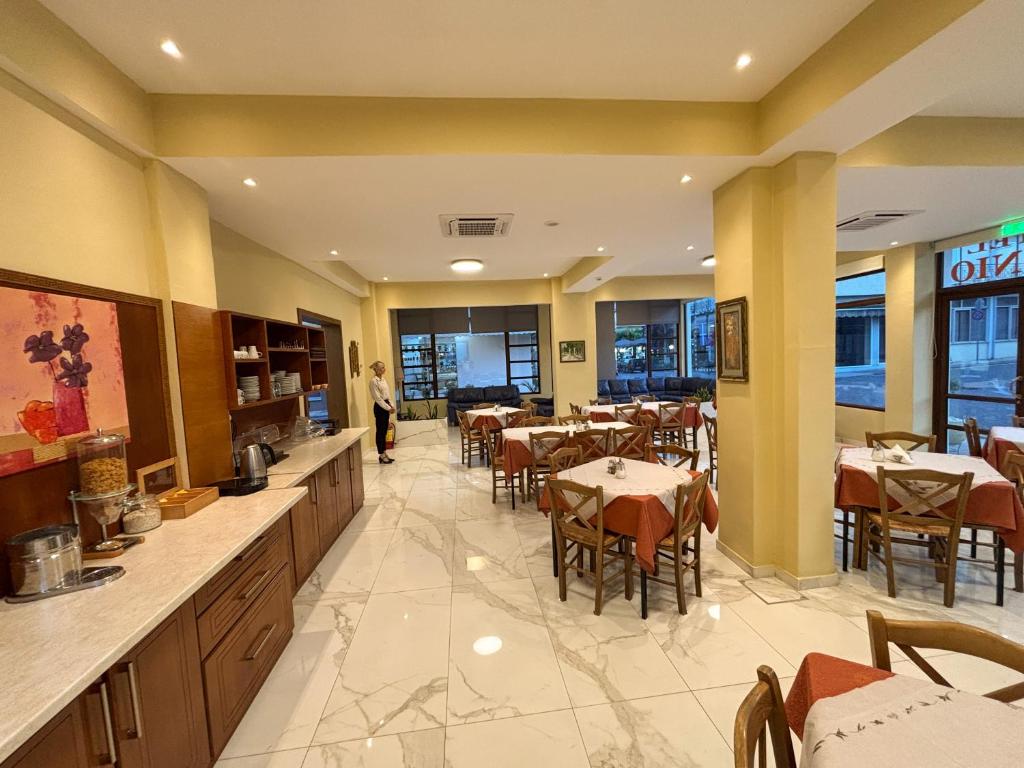 โรงแรมโครนิโอ (Kronio Hotel)