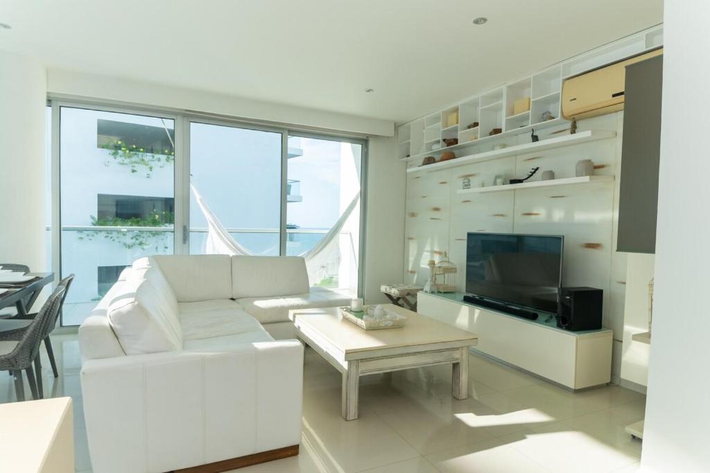 Spacious 2 bedroom beachfront apt Morros Vitri with balcony - 3