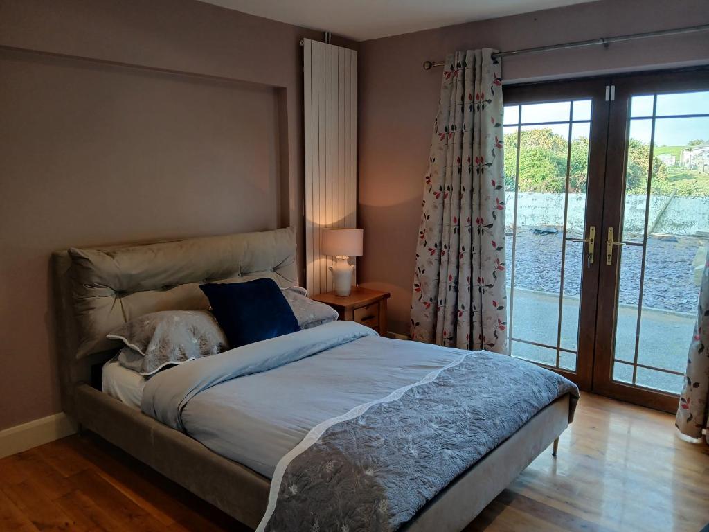 shiv's comfy apartment, Balnacart