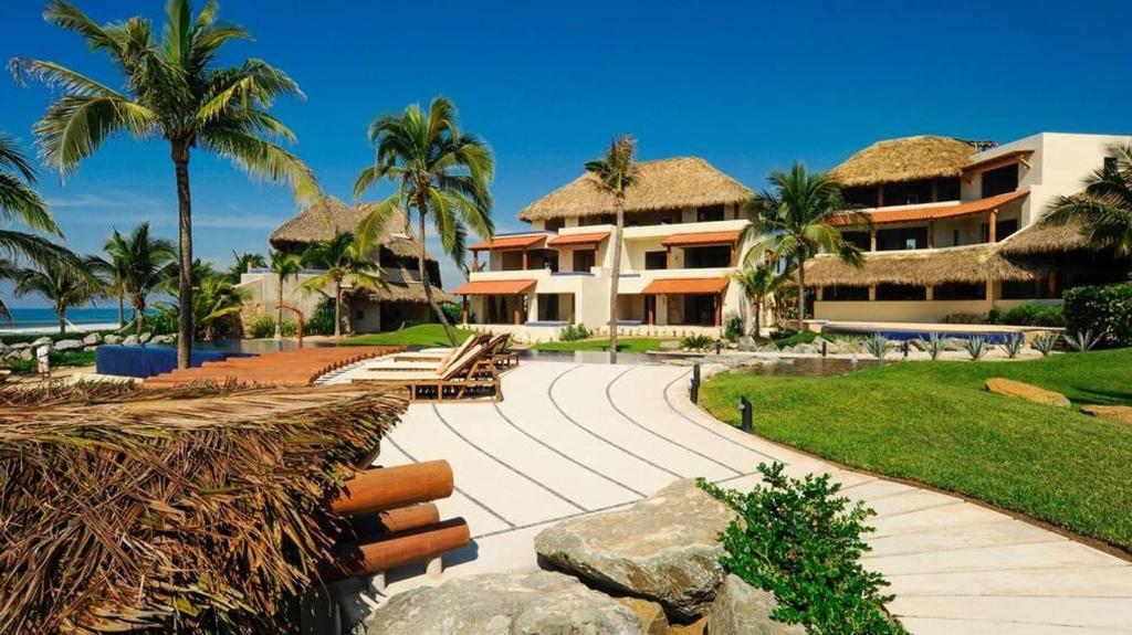 LAS PALMAS LUXURY VILLAS