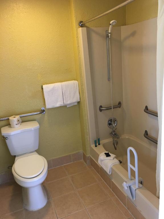 Americas Best Value Inn & Suites Conyers Photo 13