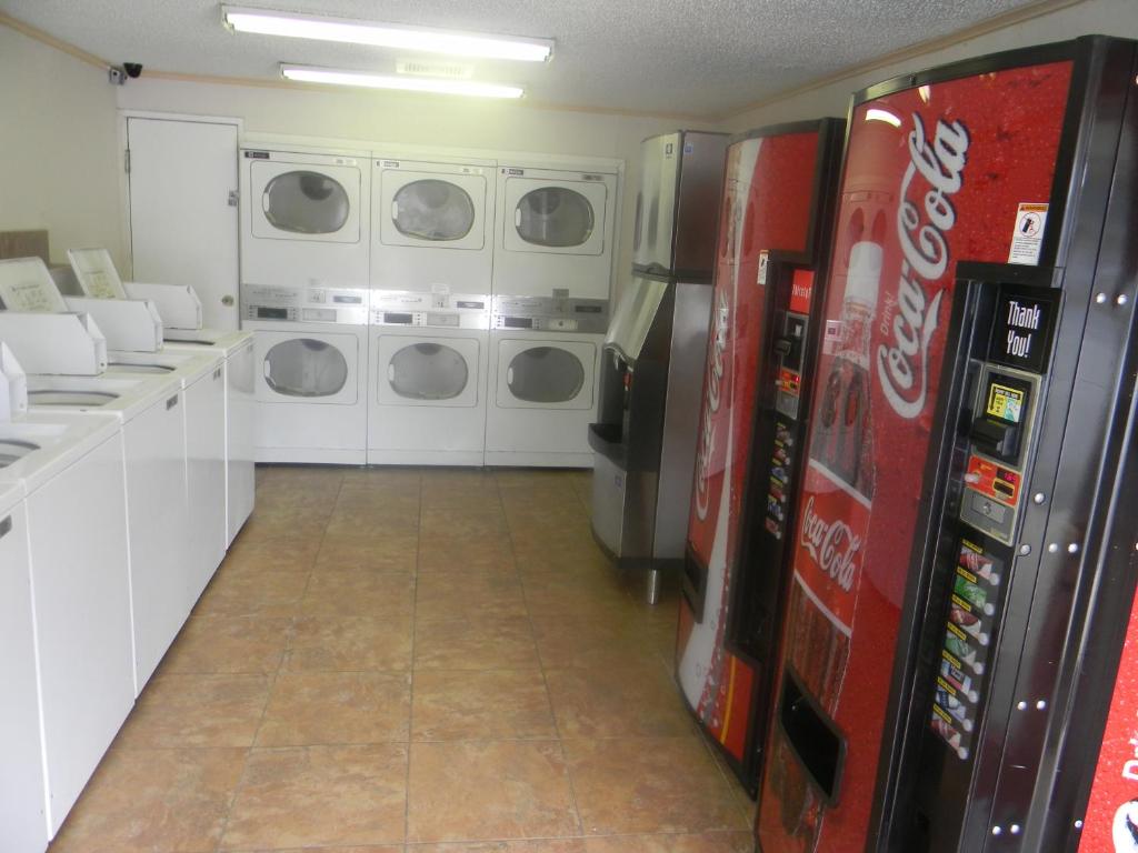 Americas Best Value Inn & Suites Conyers Photo 14