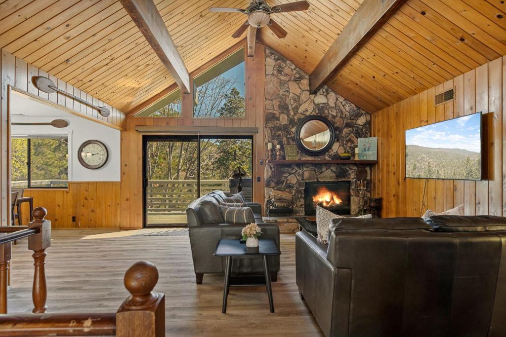 Pine Oaks Cabin, Lake Arrowhead