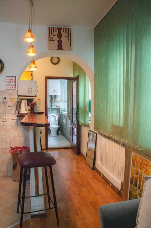 Pink Houdini Home - 5