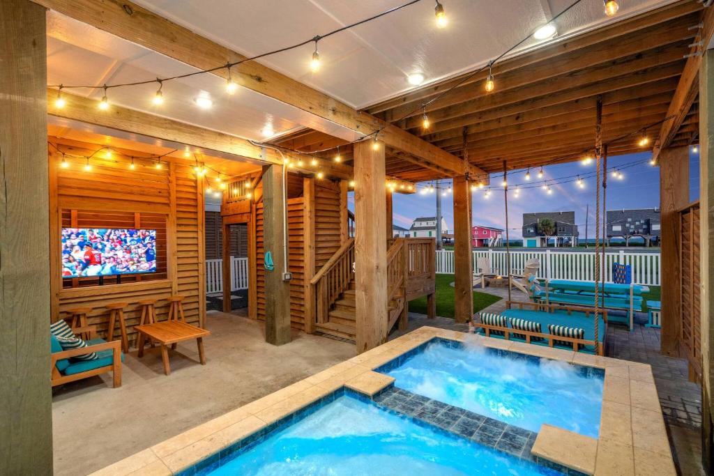 Heated Pool, Hot Tub & Golf, Newly Built, Beach Views, Galveston
