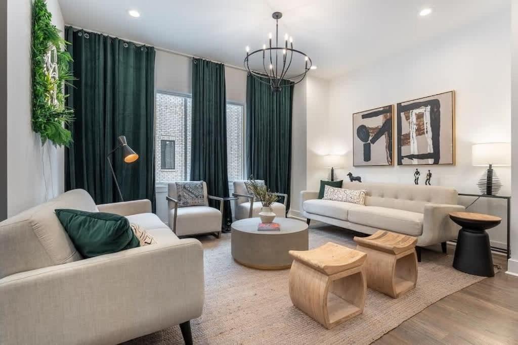 New Side by Side Nashville Homes - Sleeps 24, Nashville