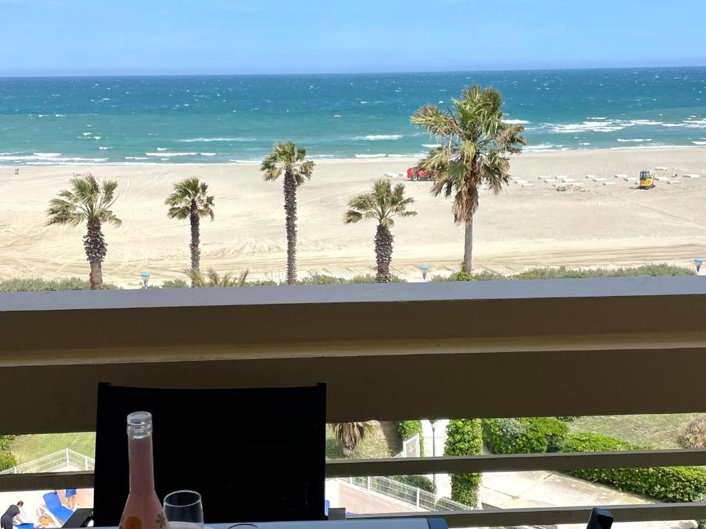 Superbe appartement avec piscine et parking sécurisé - FR-1-748-33 - 1