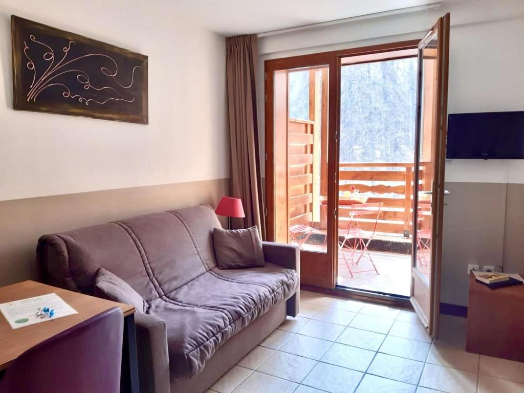 Apartment on the foot of slopes in Guillaumes - 2