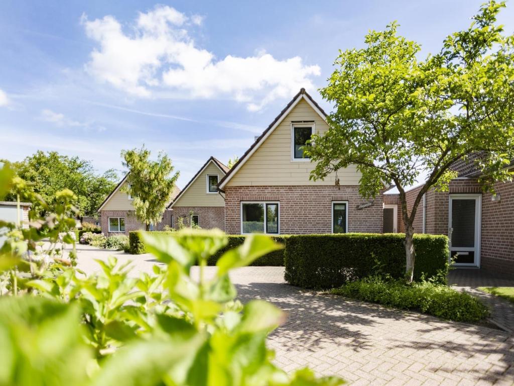 Cottage in Gelderland with Fenced Garden, Plasmolen