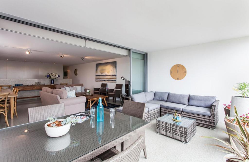 Modern & Sleek, Minutes to the City. Parking/Pool, Sydney