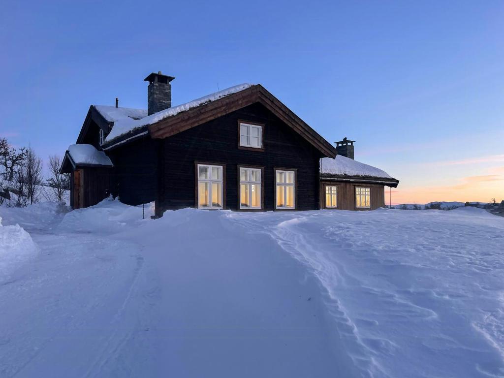 Charming Log Cabin With Modern Luxury, Dagali