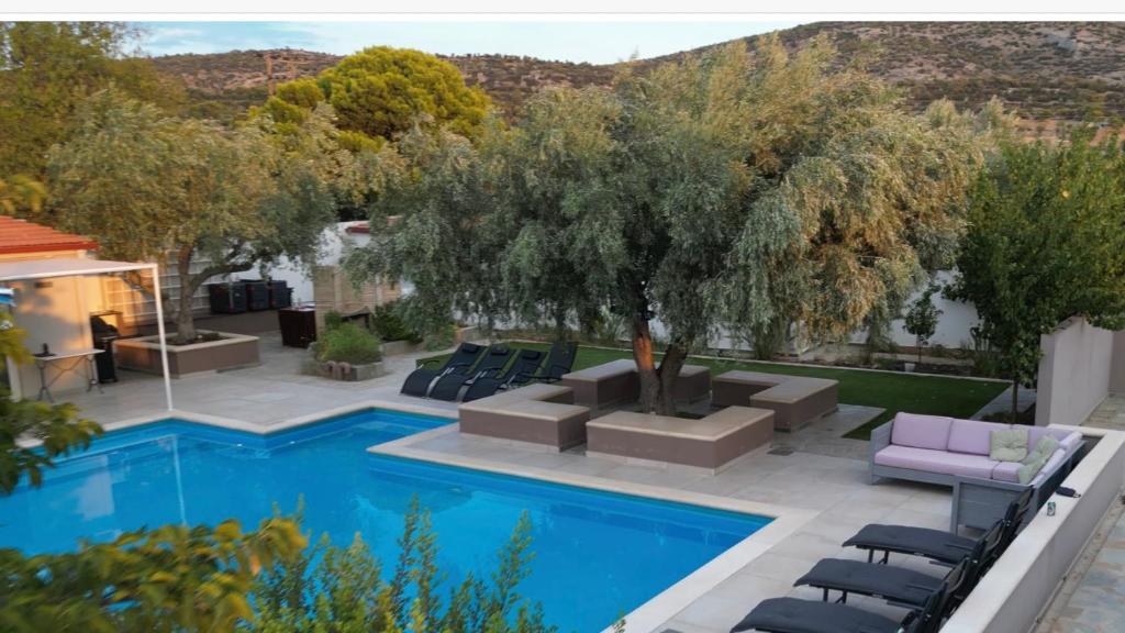 VillaSophycom, Vári