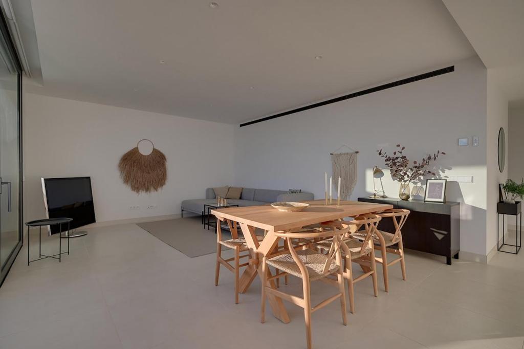 HigueronWest217 Stunning Sea Views 2 Pools - 2