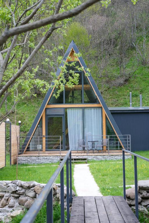 Ari Home Aghveran, Agveran