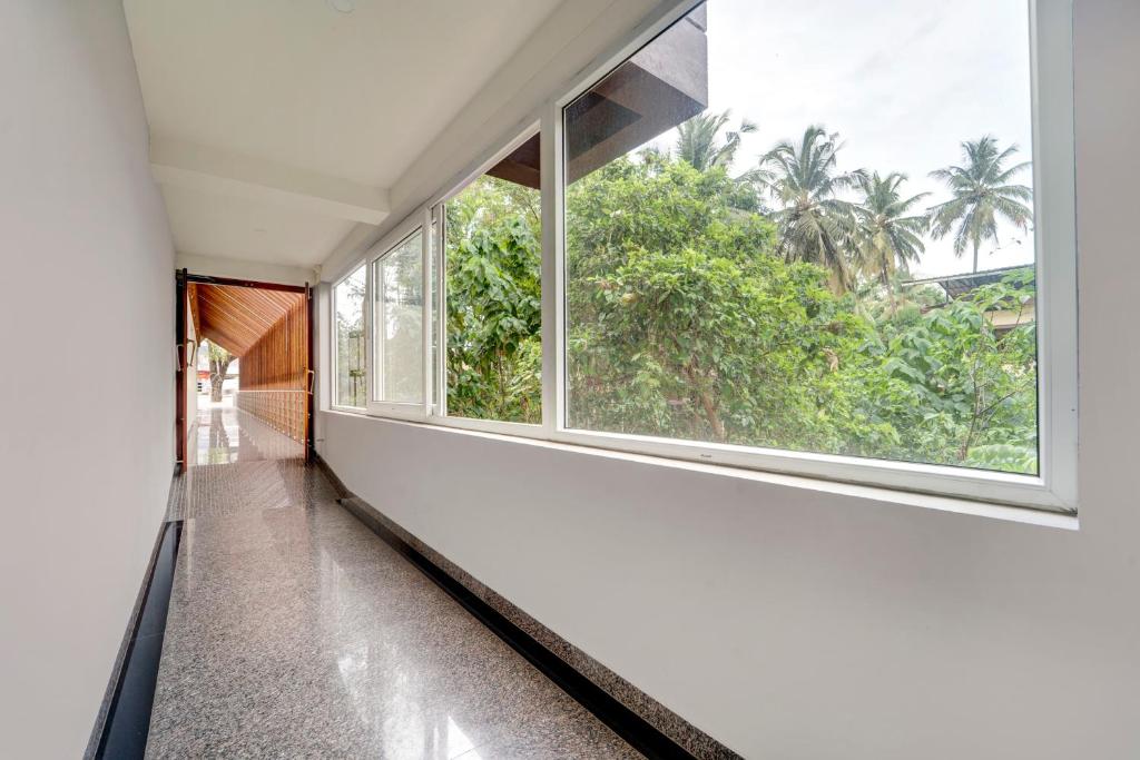 フロント・ロビー