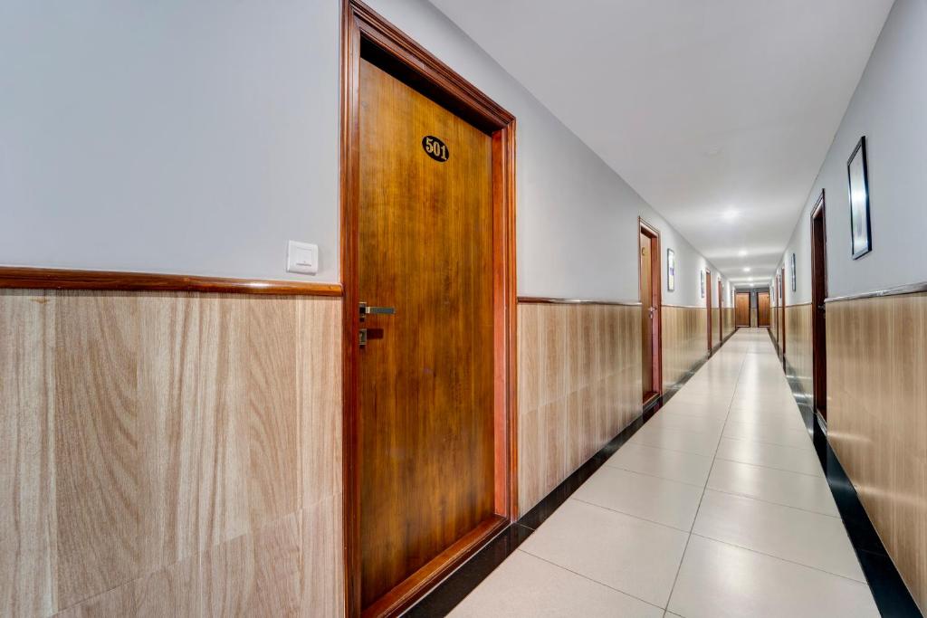 フロント・ロビー