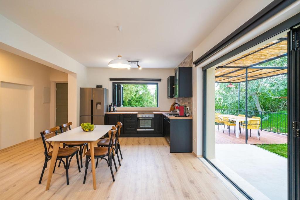 Lucia's Residence, Mlini