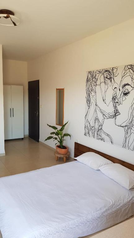 Rosebud, Kefar Weradim