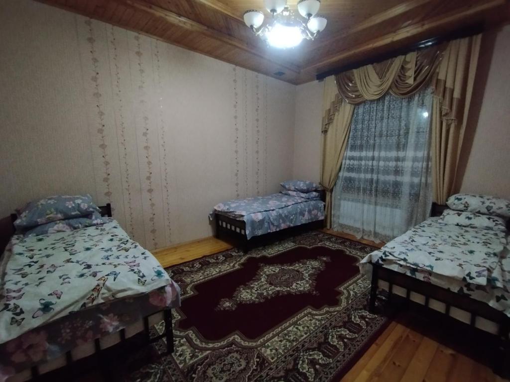 Piran Garden, Mekhrably