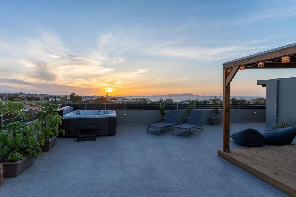 MD Horizon with private Jacuzzi near the beach, Anissaras