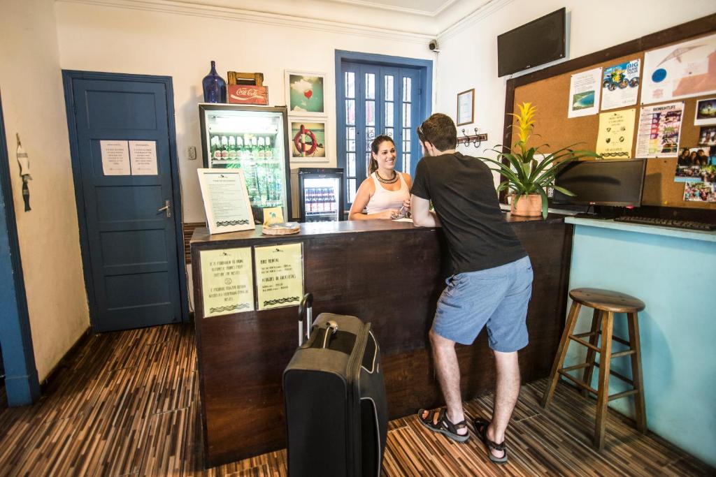 Front desk [24-hour]