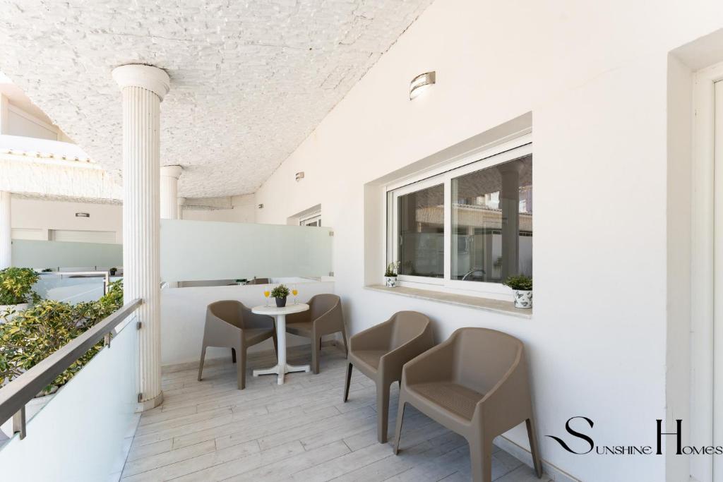 Top Location, 50m from the Beach and Resaurants - 4