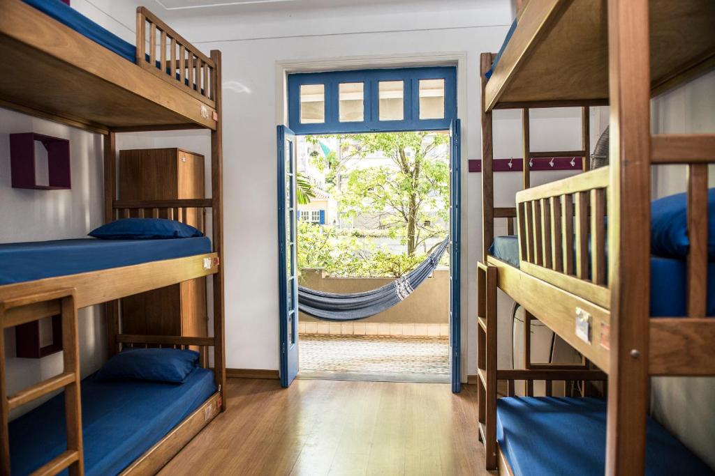 Bed in 6-Bed Female Dormitory Room with air conditioning, Ipanema Beach House in Rio De Janeiro