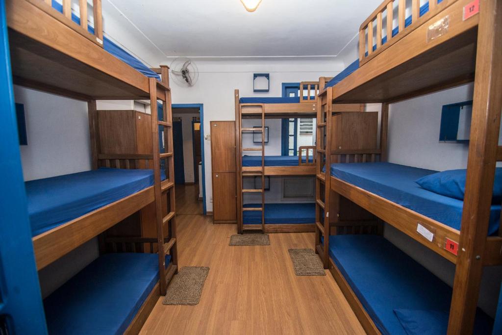 Bed in 9-Bed Mixed Dormitory Room with Balcony