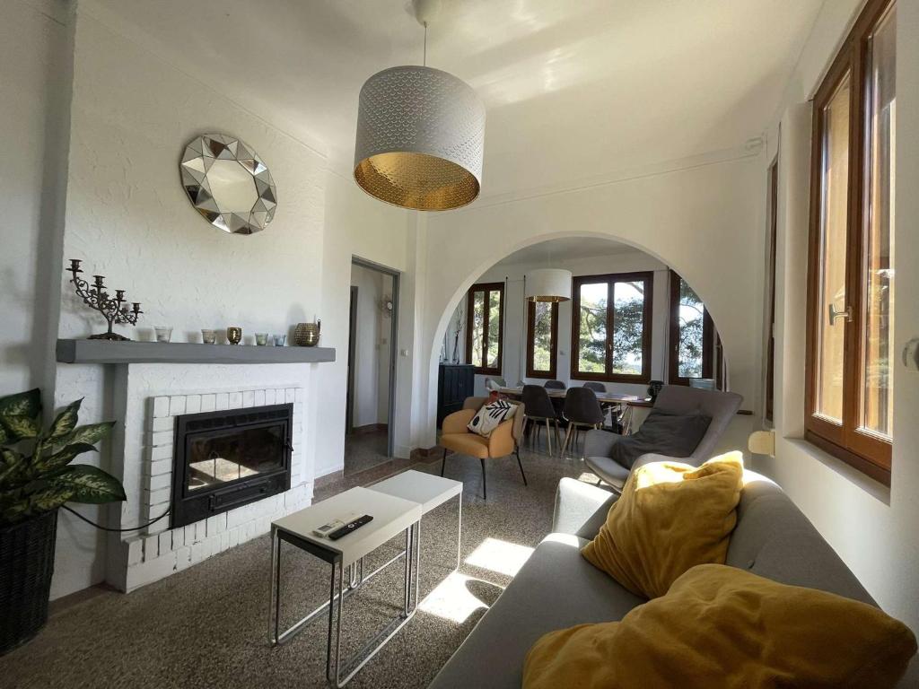 Maison T4 avec Piscine Privée – Bormes-les-Mimosas - FR-1-308-209 - 3