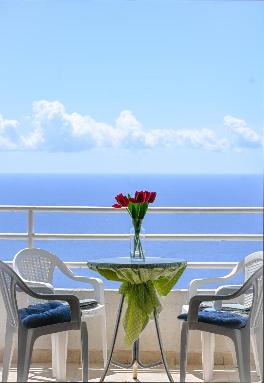 The rising sun-Stylish Sea View Apartment - 3