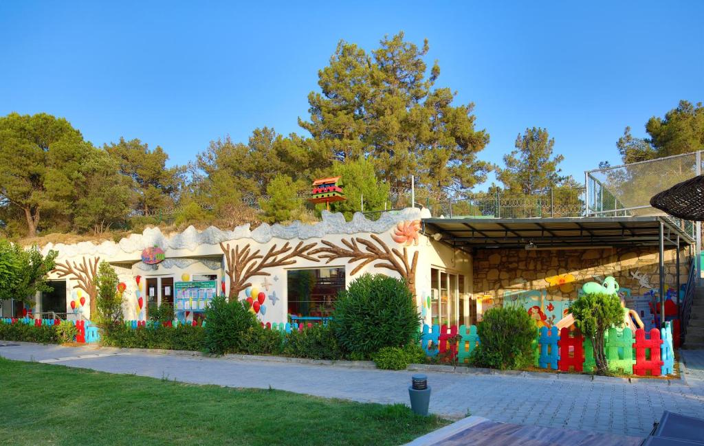 Sealight Resort Hotel — Attractions for children in Kuşadası, Aydin