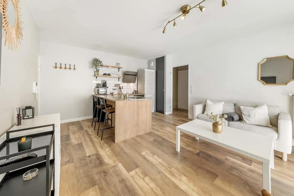 VAUBAN - Appartement au calme - Parking/Terrasse, Rennes