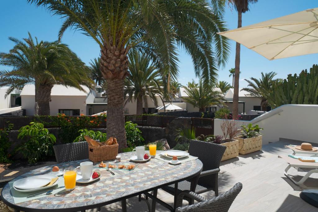 Villa Irene Lanzarote en Costa Teguise en complejo con piscina comunal - 4