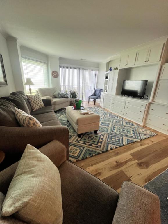 Ocean Views, Remodeled, Beach Getaway, SC304, Hilton Head Island