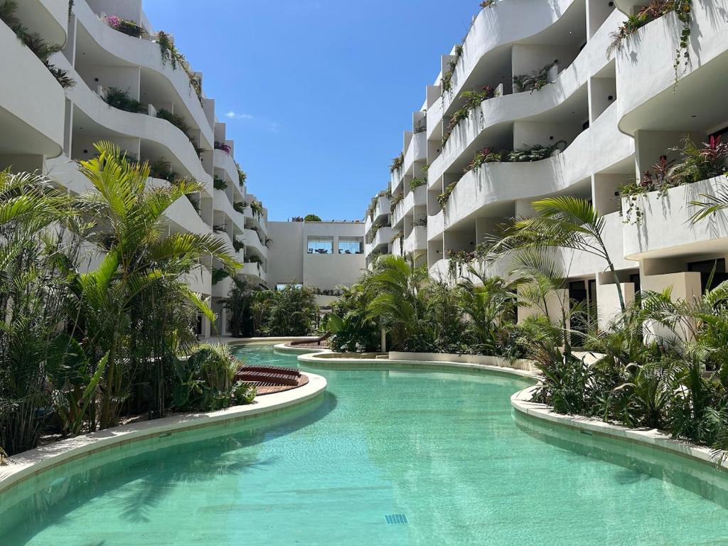 Your Ideal Retreat GF Oasis with Pool Access for 3 - 4