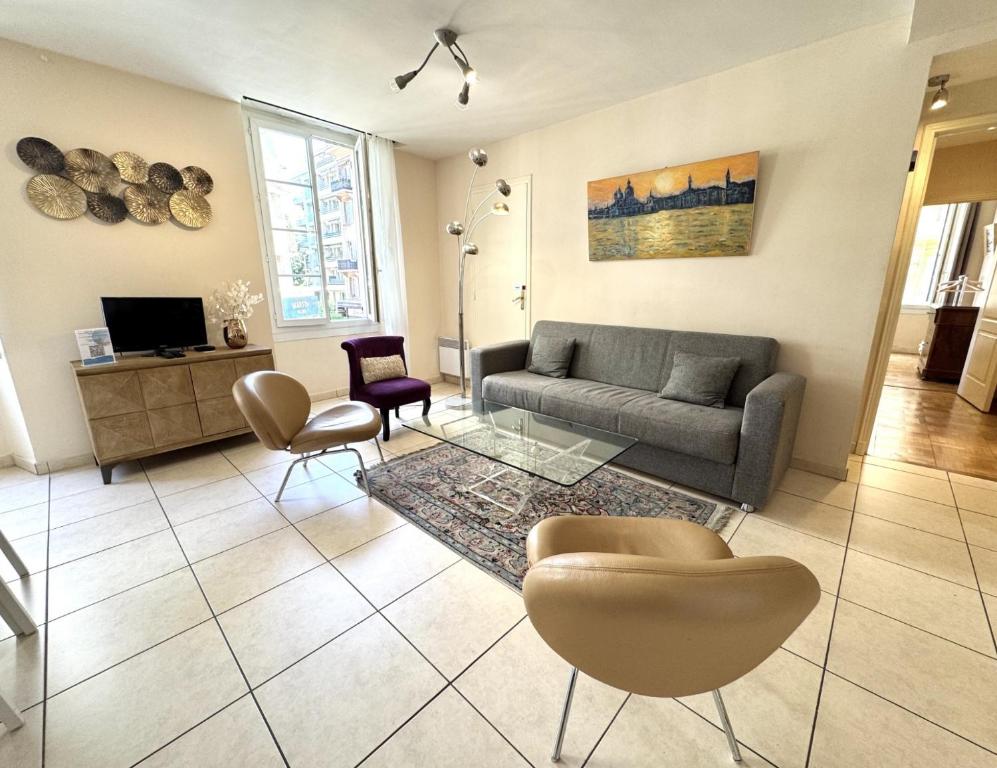 ApartHotel Riviera - Hotel des Postes 2 - City center Massena - 4