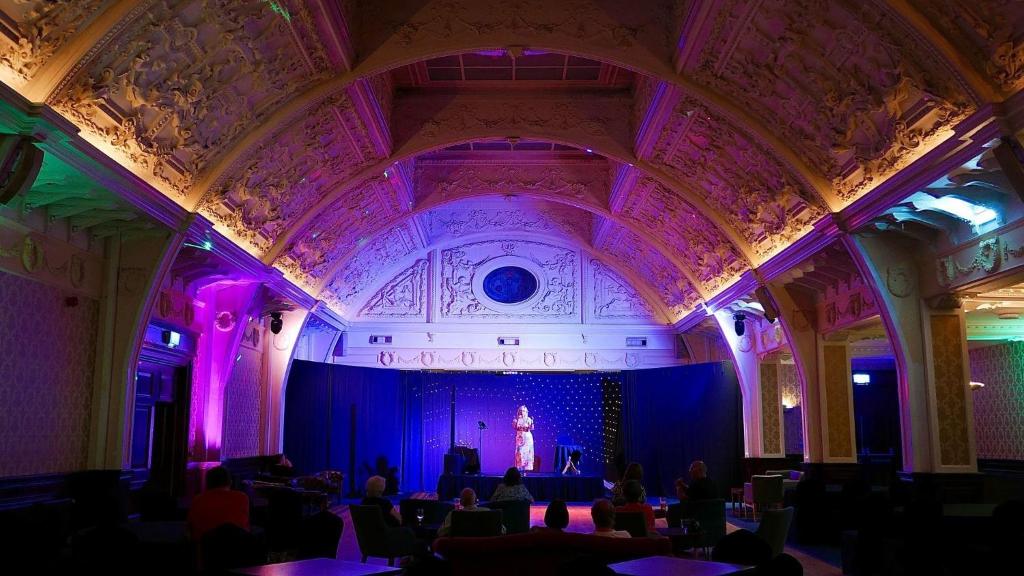 3. 임페리얼 호텔 ..