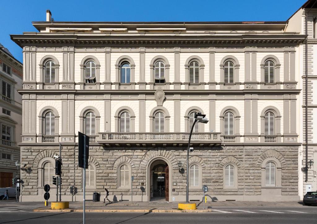 Lungarno Vespucci Apartment by Charming Italy Tour - 2