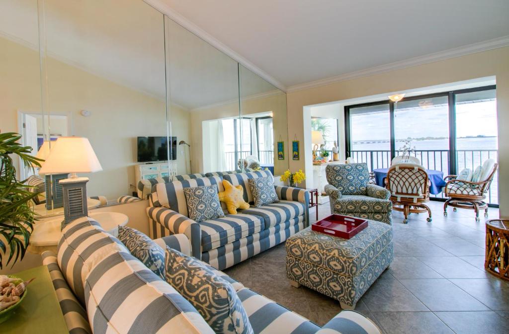 Mariner Pointe 1013, Sanibel