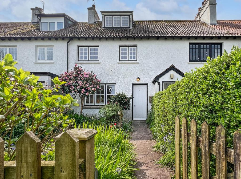 6 The Poplars Hawkcombe, Porlock