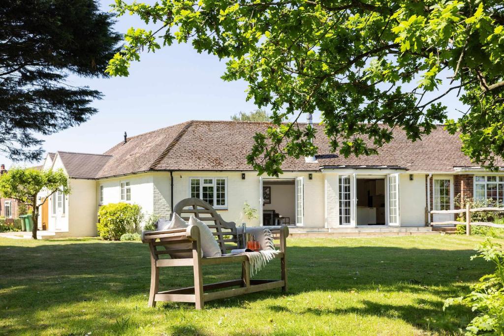 Beautiful 4-Bed Close to South Downs & Goodwood, Walberton